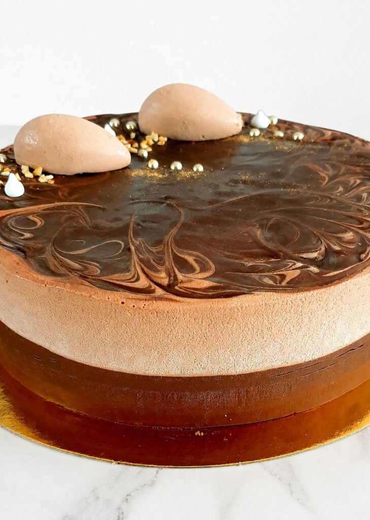 Entremets duo chocolat vu de profil