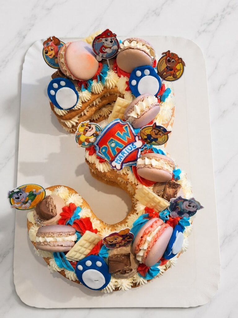 Number cake trois sur le thème de la Pat’ Patrouille