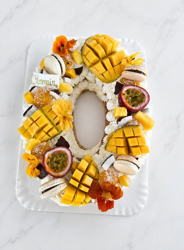Number cake zéro aux fruits exotiques, mangue et passion