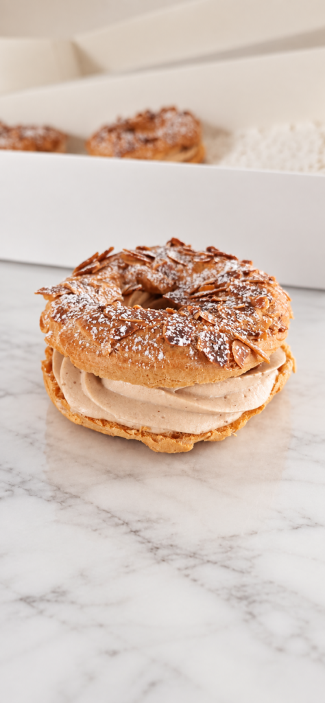 Paris-Brest individuel garni de crème pralinée
